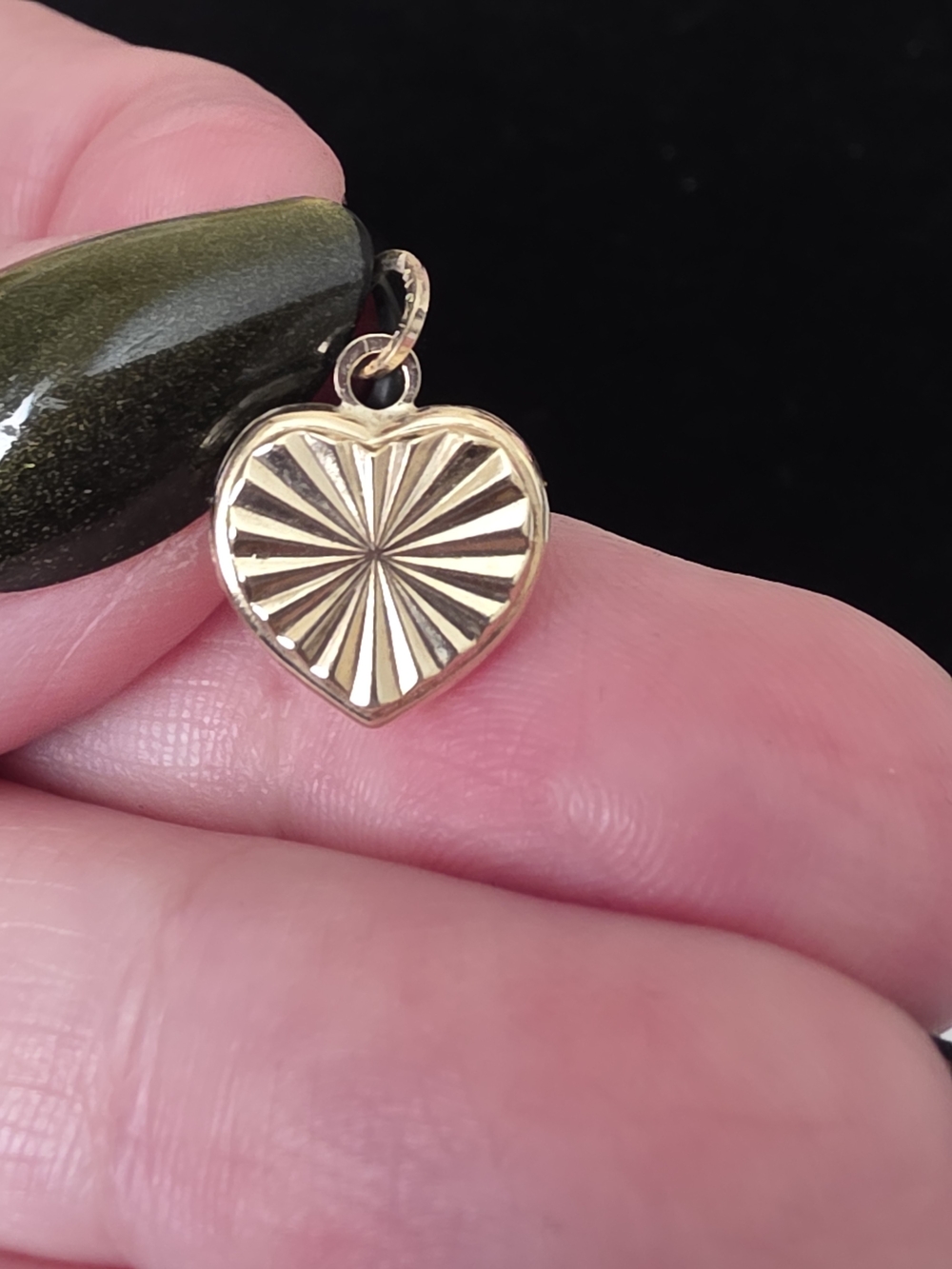 ✨️✨️ 14K Yellow Gold Heart Radiant Charm Pendant - Classic Women's Jewelry